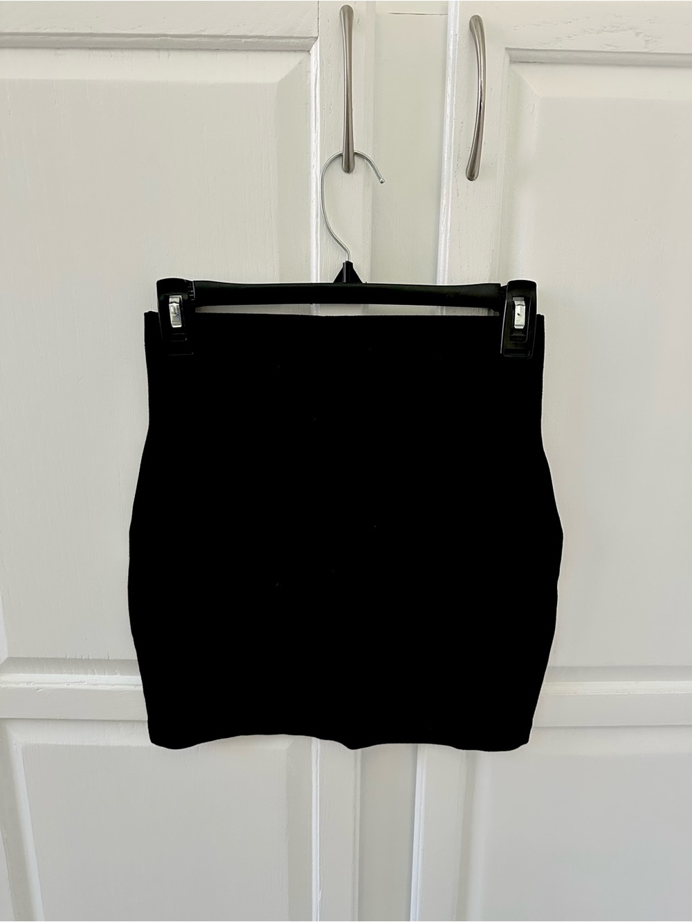 Windsor Black Fitted Pencil Skirt
